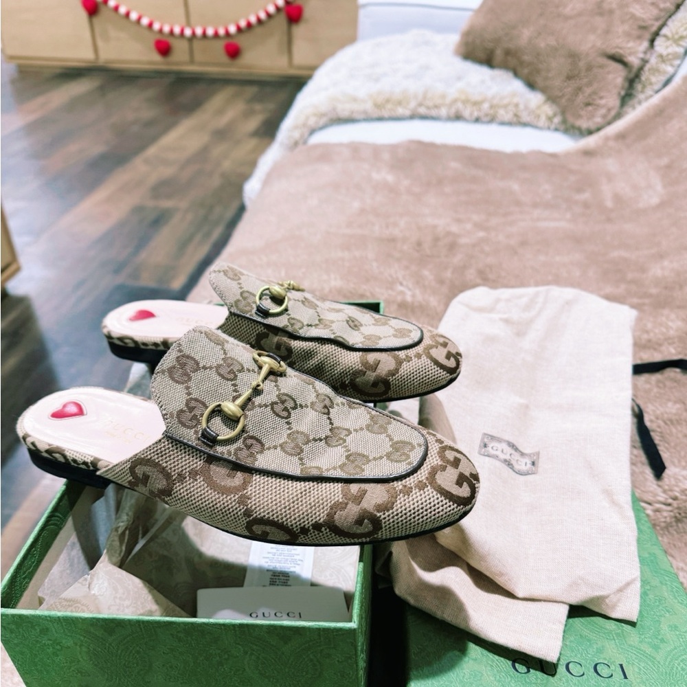 Gucci slipper size 38